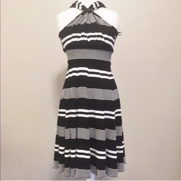 WHBM Convertable black and white fit & flare dress size 8 - Picture 4 of 8